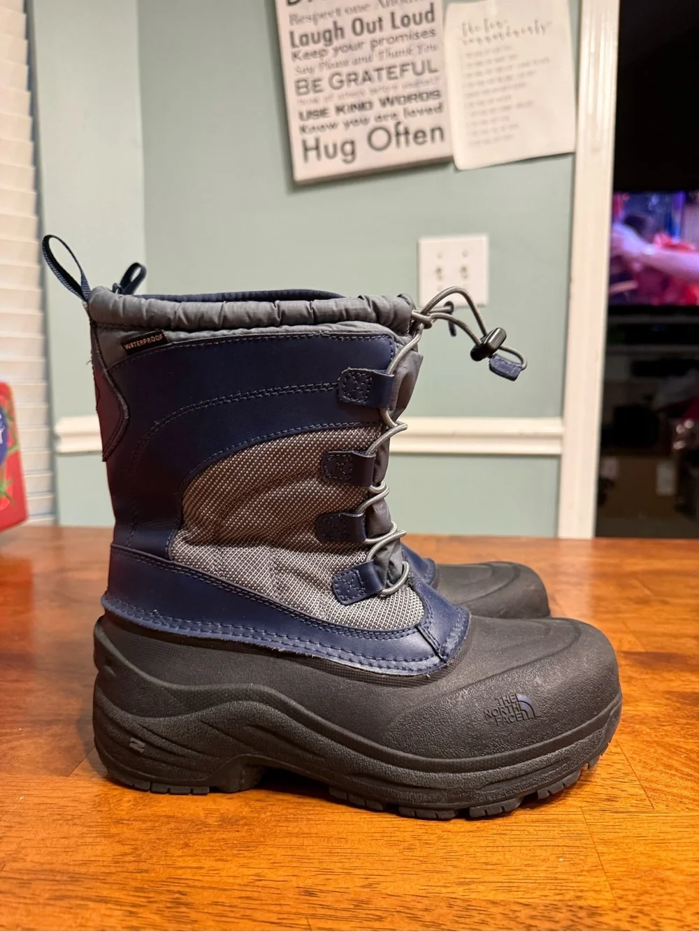 The North Face Kids Alpenglow IV Snow Boots Navy Blue Waterproof Insulated Sz 6